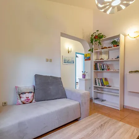 2 Bedroom Beautiful In
