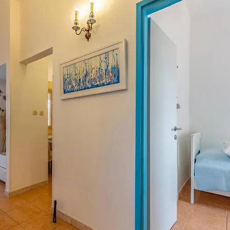 2 Bedroom Beautiful In Premantura
