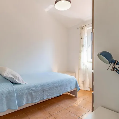 Apartament 2 Bedroom Beautiful In Premantura