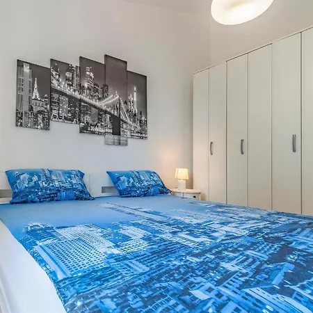 Apartament 2 Bedroom Beautiful In *