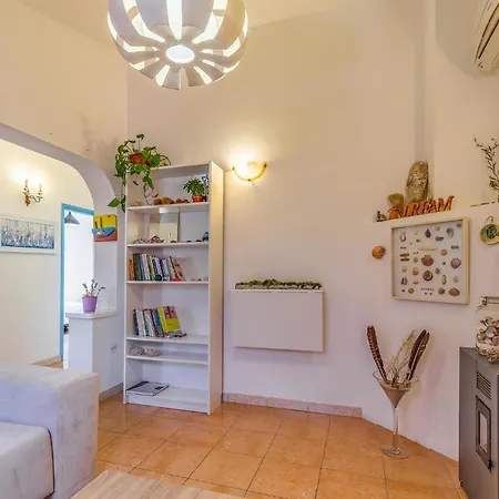 2 Bedroom Beautiful In Apartament
