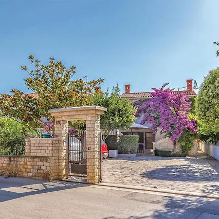 Apartament 2 Bedroom Beautiful In